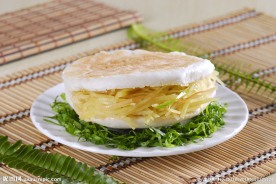 烧饼夹菜