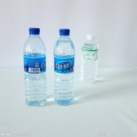 矿泉水