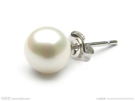 珍珠耳钉