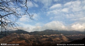 远眺二郎山
