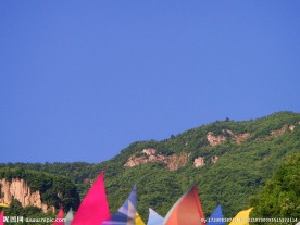 山顶蓝天