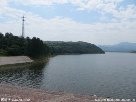 券门水库景色