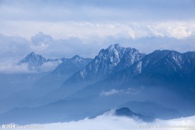山脉群山