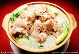 筒骨砂锅煲