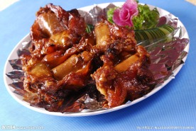 石头烤牛腕骨