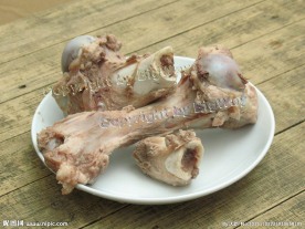 筒子骨 大骨 骨头汤