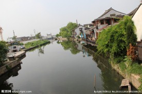 河两岸