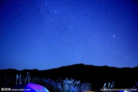 露营户外驴行宇宙星球