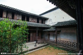 雄村