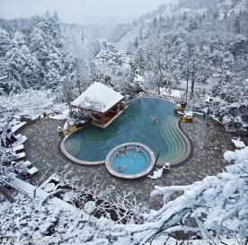 雪中温泉