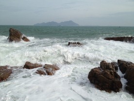 惊涛拍岸