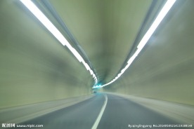 穿越隧道