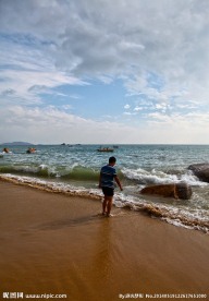 波浪逐沙滩
