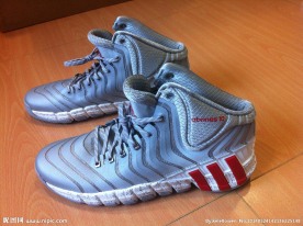 ADIDAS篮球鞋