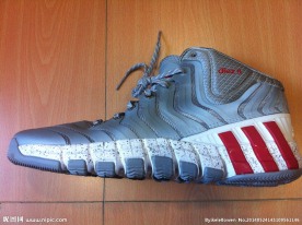 ADIDAS篮球鞋