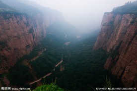 郭亮洞挂壁公路