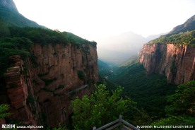郭亮洞挂壁公路