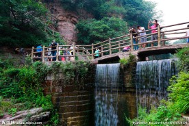 郭亮洞挂壁公路