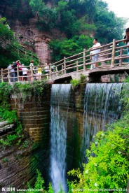 郭亮洞挂壁公路