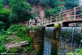 郭亮洞挂壁公路