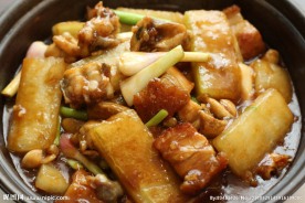 冬瓜烧肉清焖田鸡煲