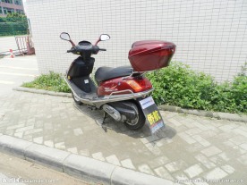 摩托车HJ100T-7C 红色