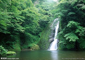 山水瀑布