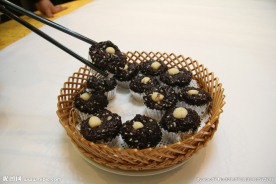 黑米莲子糕