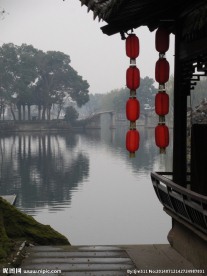 濛濛烟雨东湖影