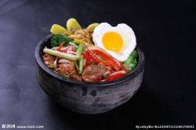 金针菇肥牛石锅饭