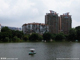 美丽湖景