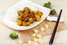 咖哩鸡块饭