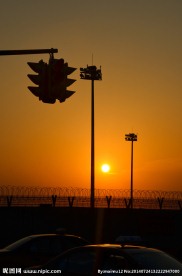 机场夕阳