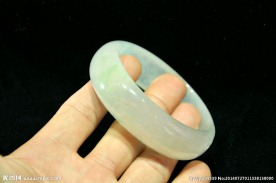 高端翡翠手镯