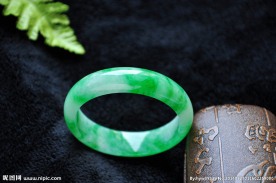 高端翡翠手镯