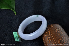 高端翡翠手镯