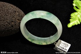 高端翡翠手镯