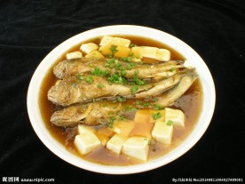 小黄鱼烧豆腐 黄鱼烧