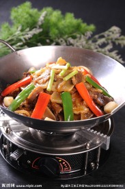 干锅带皮黄牛肉