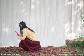 甜美女模高清外景拍摄