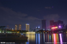 灯湖夜景