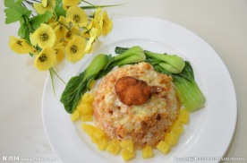 菠萝海鲜焗饭