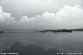 宁静湖面