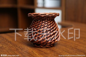 柳编花瓶摄影图