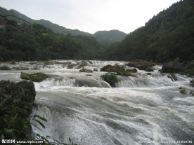 水上石林