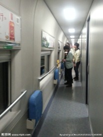 动车内
