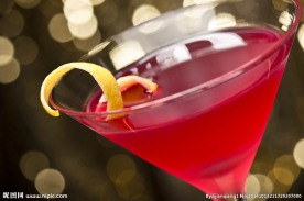 红色鸡尾酒图片