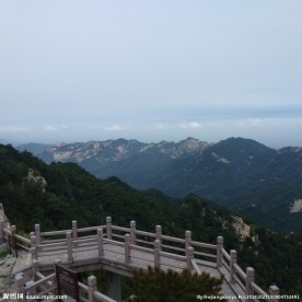 山峦起伏
