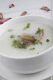 香煎桂鱼骨腩粥