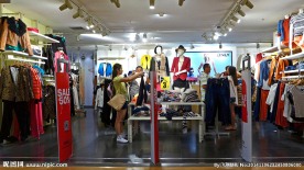 商场服装专卖店